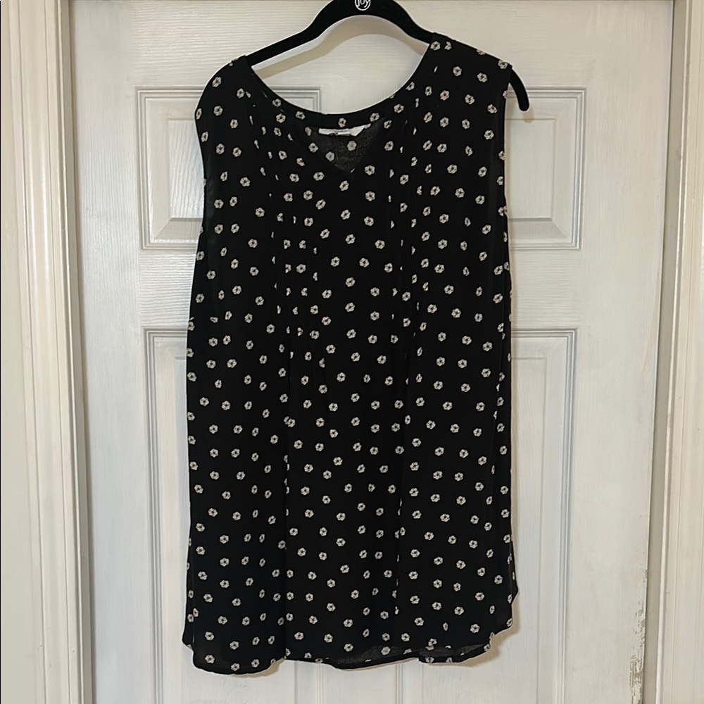 Black and White Floral Women's Top